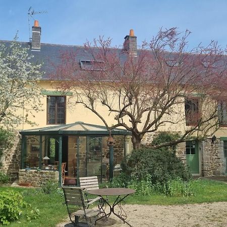 Les Berges De La Planchette Bed & Breakfast Yvignac-la-Tour Exterior photo