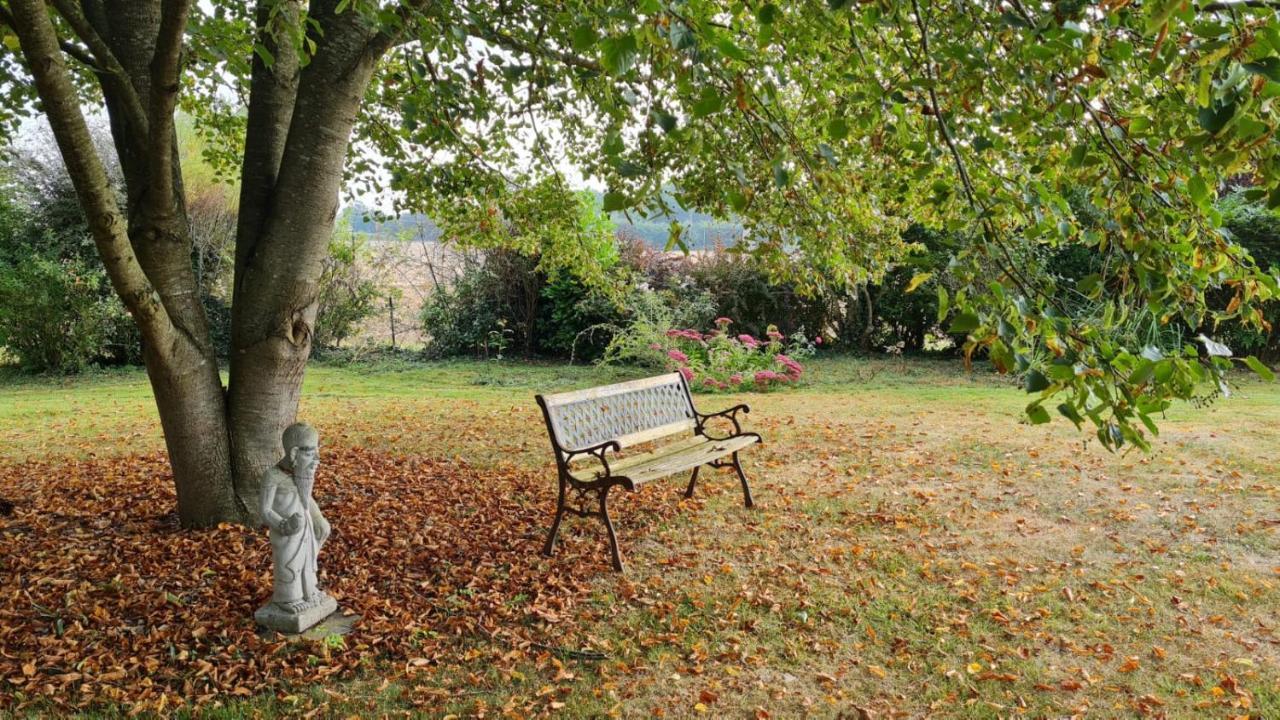 Les Berges De La Planchette Bed & Breakfast Yvignac-la-Tour Exterior photo
