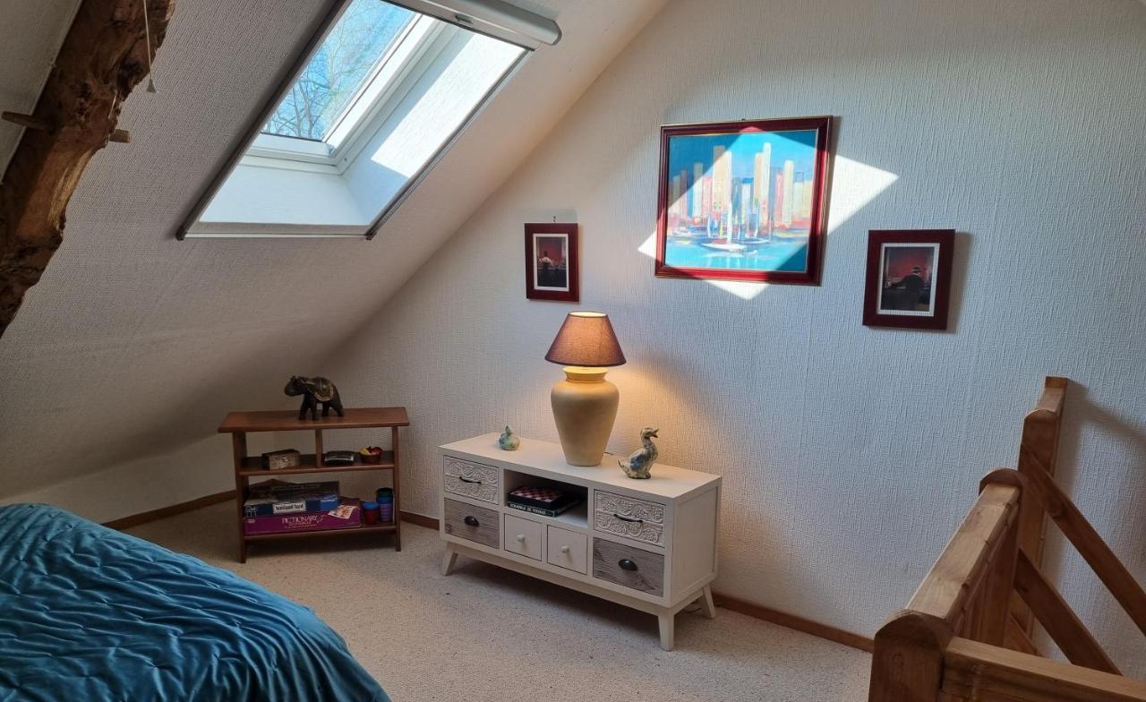 Les Berges De La Planchette Bed & Breakfast Yvignac-la-Tour Room photo