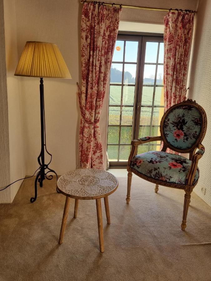 Les Berges De La Planchette Bed & Breakfast Yvignac-la-Tour Room photo