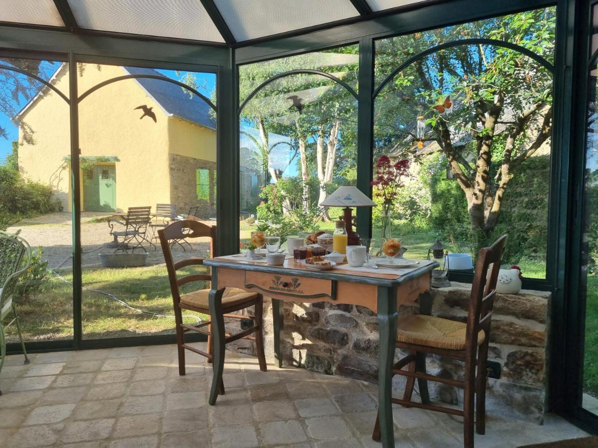 Les Berges De La Planchette Bed & Breakfast Yvignac-la-Tour Exterior photo